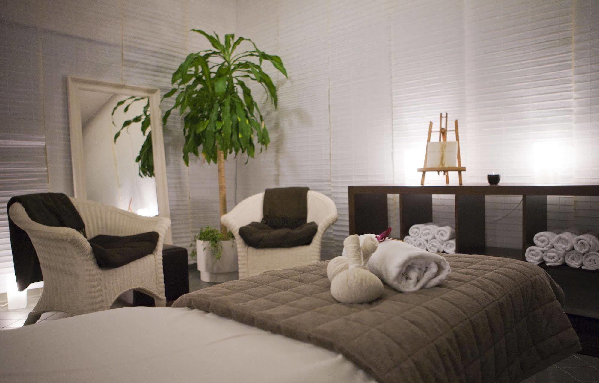 Hotel Backbyn Kartano Espoo Esterno foto